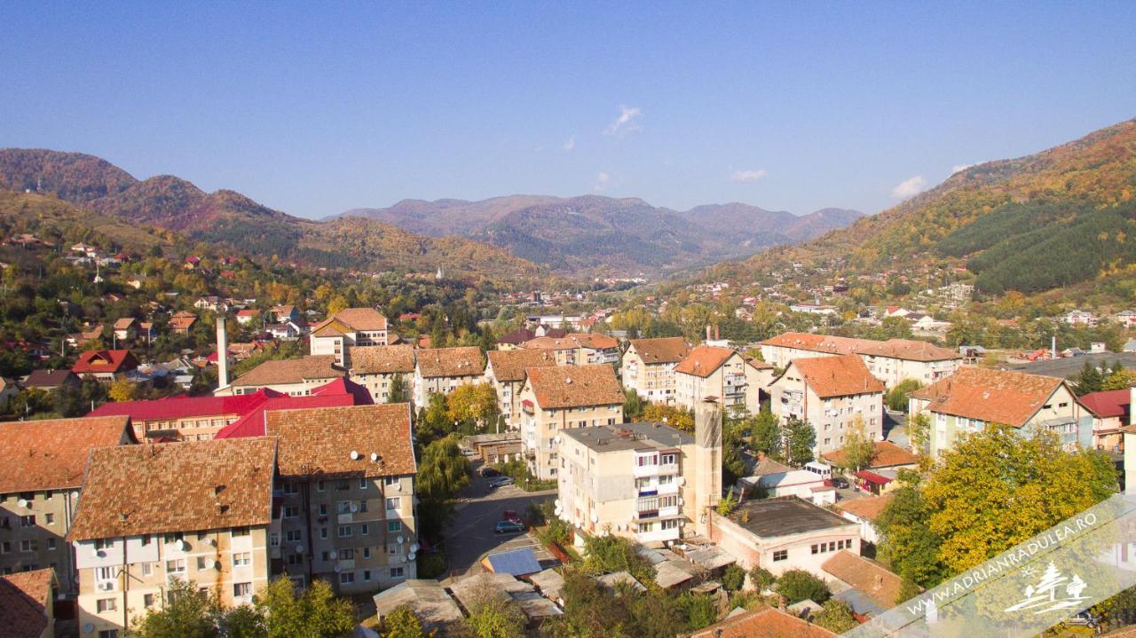1St Apartment Nehoiu Kültér fotó